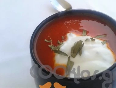 Η συνταγή της ημέρας: Δροσερή ντοματόσουπα με σως εστραγκόν